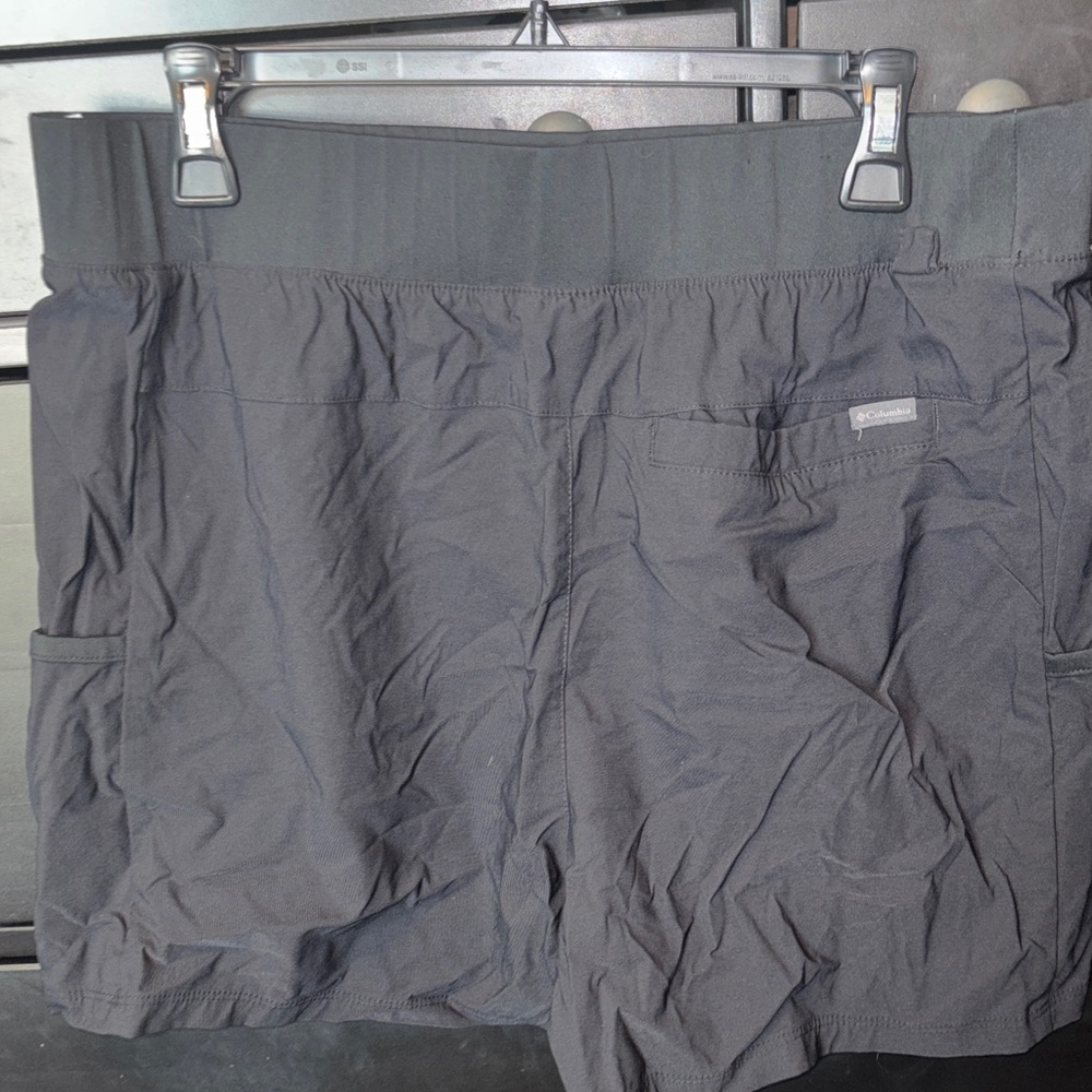 Columbia blackPerformance Shorts - Picture 2 of 7